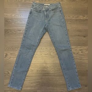 Levi's 312 Light Wash “Shaping Skinny”Jeans